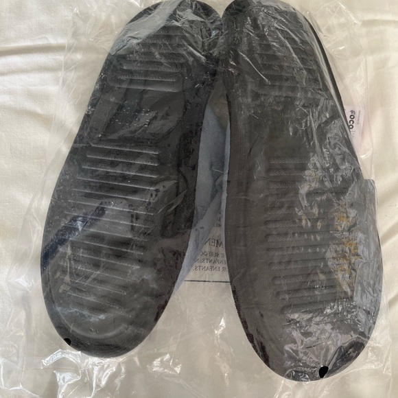 Las Vegas Raiders Foco Big Team Logo Scuff Slippers - Picture 4 of 8